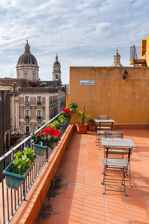 Property building, Balcony/Terrace, Floor plan, City view, Landmark view