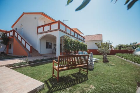 View (from property/room), Garden view, Inner courtyard view