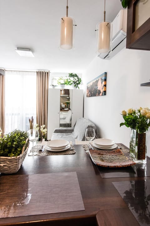 Kitchen or kitchenette, Living room, Food and drinks, Photo of the whole room, Dining area, wardrobe, air conditioner, air conditioner