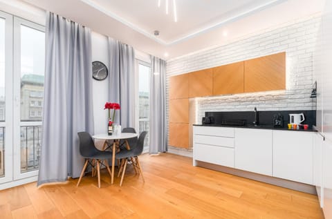 Kitchen or kitchenette, Living room