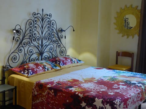 Logo/Certificate/Sign, Bedroom