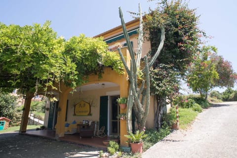 B&B La casa dei gelsi Bed and Breakfast in Loano