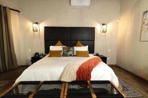 Bed, View (from property/room)