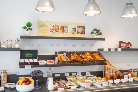 Food and drinks, Food, Breakfast, Continental breakfast, Buffet breakfast