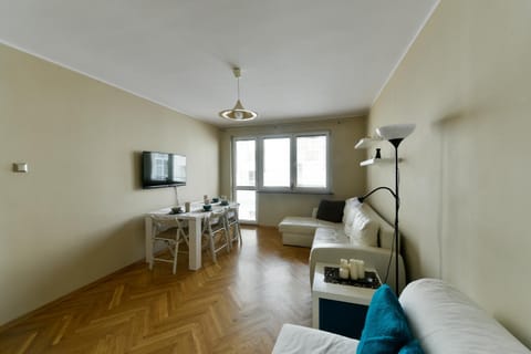 TV and multimedia, Balcony/Terrace, Living room, Seating area, Dining area