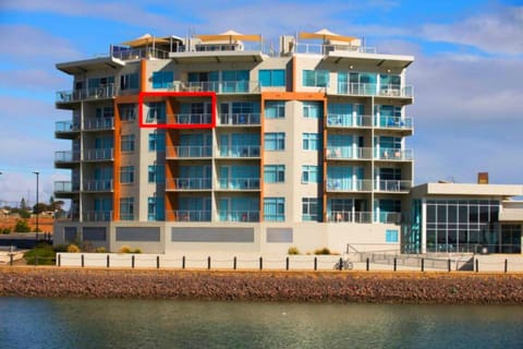Restaurant/places to eat, Bathroom, Balcony/Terrace, Kitchen or kitchenette, Beach, Bedroom, Sea view, Family