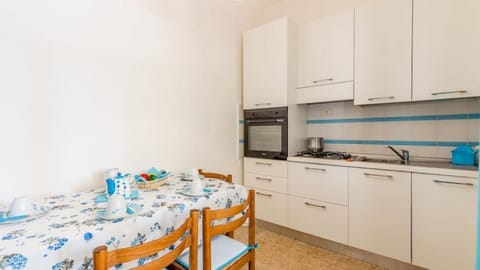 Family holiday house by the sea Apartment in La Caletta