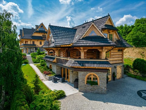 Property building, Patio, Day, Summer, Garden, View (from property/room), View (from property/room), Garden view, Mountain view, Mountain view