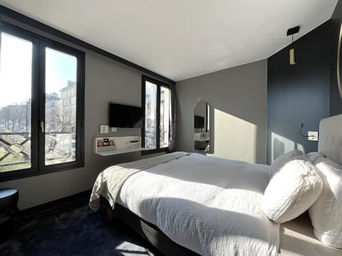 Photo of the whole room, Bedroom, Quiet street view, minibar, wardrobe