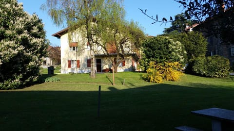 BBQ facilities, Garden, Balcony/Terrace