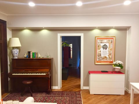 Communal lounge/ TV room