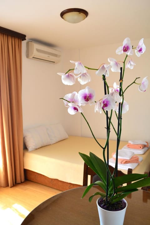 Dining area, Bedroom