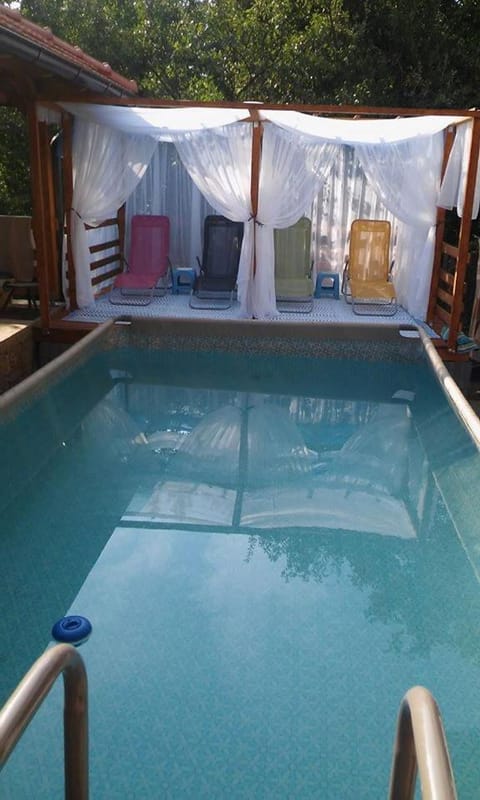 On site, Lake view, Pool view, Swimming pool, Swimming pool