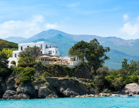 Property building, Natural landscape, Bird's eye view, Beach, Mountain view, Sea view