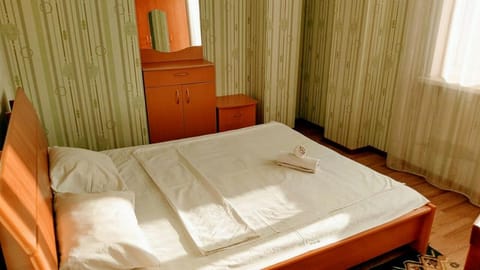 Bedroom, City view, Landmark view, bunk bed