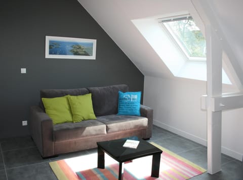 TV and multimedia, Seating area