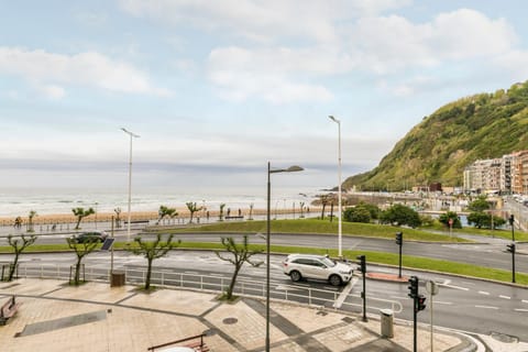 Nearby landmark, Neighbourhood, Natural landscape, Beach, City view, Sea view, Street view