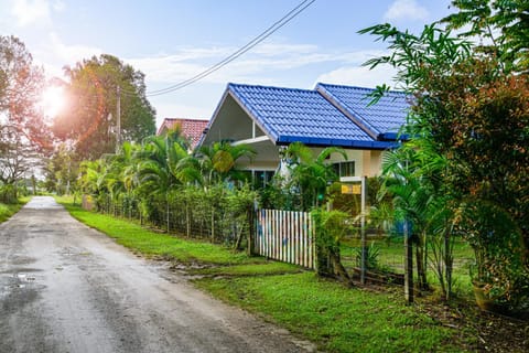 Property building, Garden view, Quiet street view