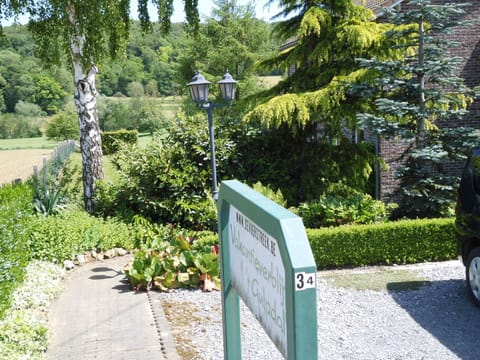 Facade/entrance, Day, Garden, View (from property/room)