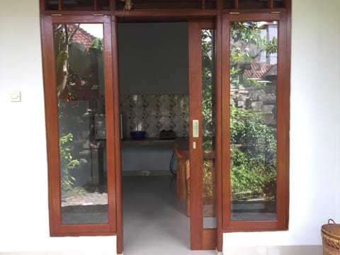 Facade/entrance, Kitchen or kitchenette