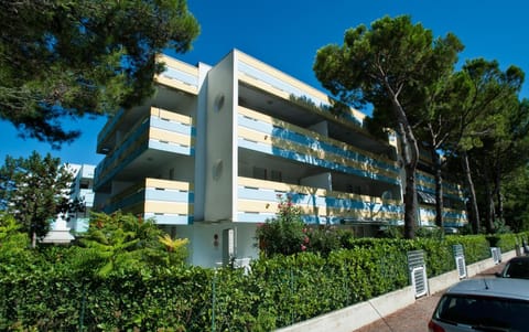 Property building, Facade/entrance, Neighbourhood