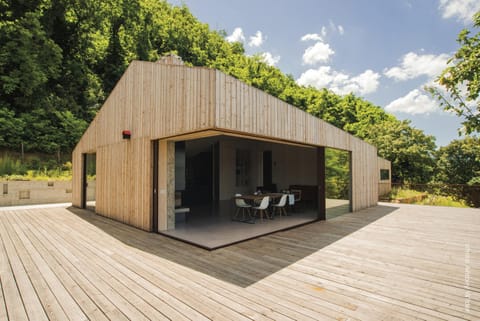 Property building, Balcony/Terrace, Living room
