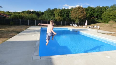 Swimming pool, children