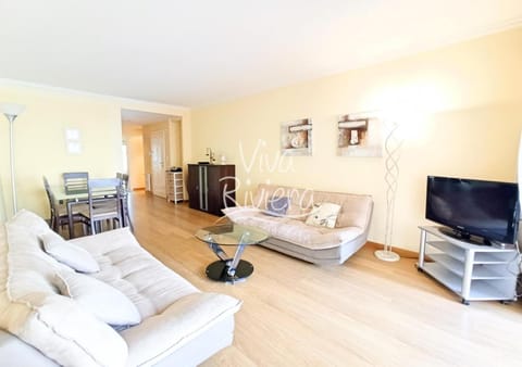 Communal lounge/ TV room, TV and multimedia, Living room, Seating area