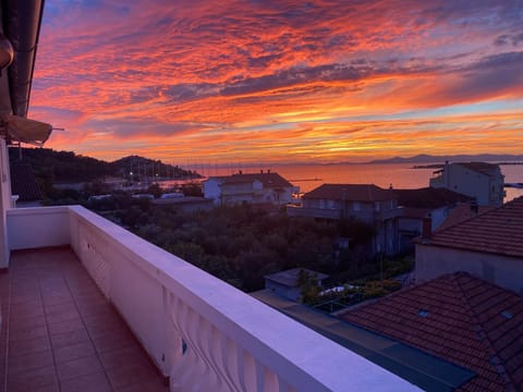 Property building, View (from property/room), Balcony/Terrace, Sea view, Sunset