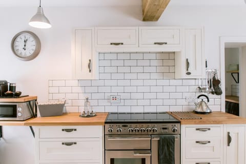 Dunruadh Cottage House in Scotland