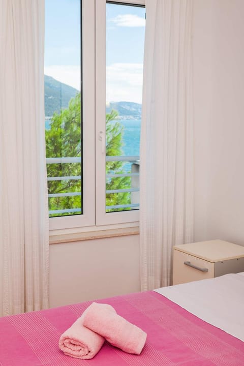 Bedroom, Sea view