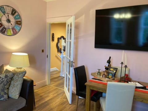 Mountroyal Victorian Self Catering Apartment 2 Apartment in Belfast