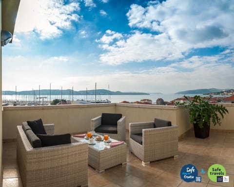 Balcony/Terrace, Seating area, Sea view