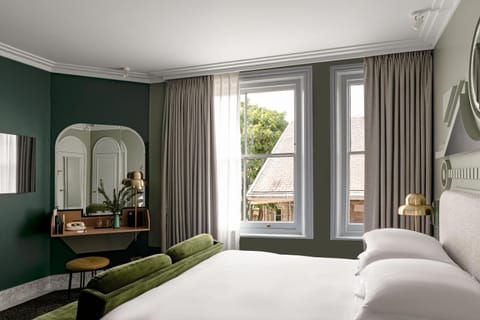 Bed, Photo of the whole room, Seating area, Bedroom