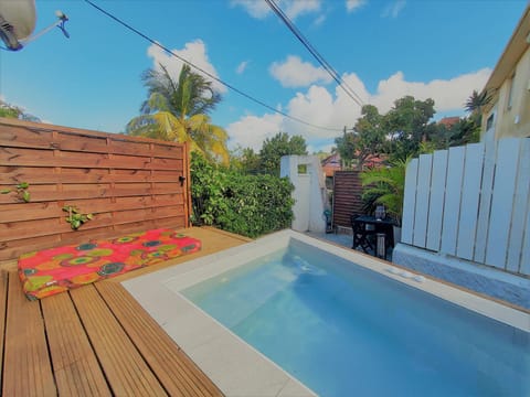 Patio, Swimming pool, Swimming pool