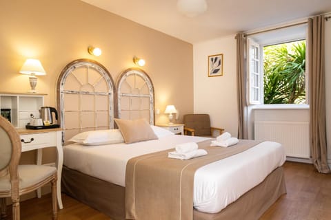 Decorative detail, Garden view