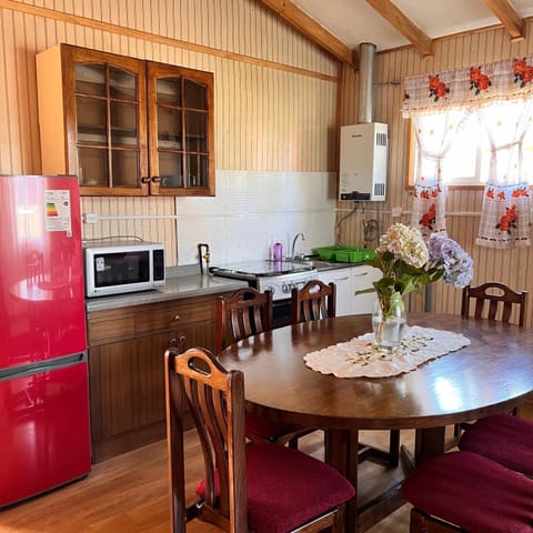 Coffee/tea facilities, Kitchen or kitchenette, minibar, pet friendly