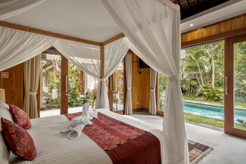 Property building, Bedroom, Pool view, towels