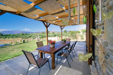 Iridanos Villa House in Crete