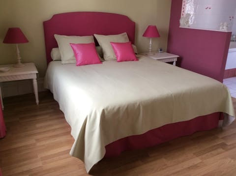 LE RELAIS DU BON'EURE Bed and Breakfast in Normandy