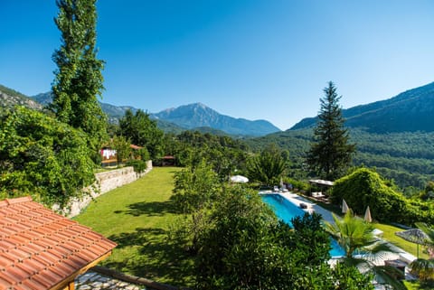 Garden view, Mountain view, Pool view
