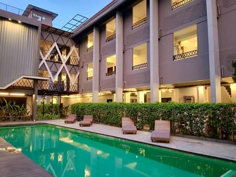 Property building, Swimming pool