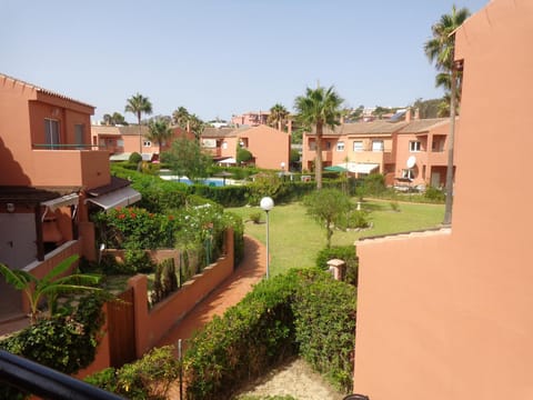Garden view, Pool view, Street view