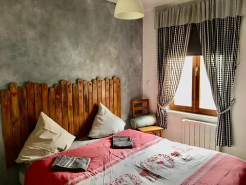 Gite Saint Florent Studio Apartment Parking Privé Apartment in Strasbourg