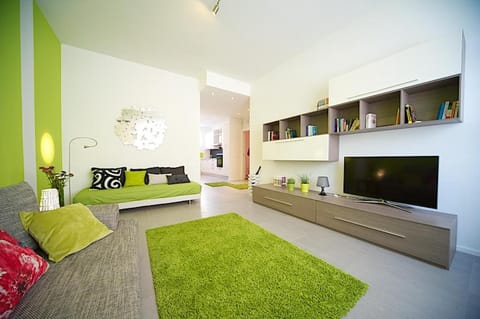 Communal lounge/ TV room, Communal lounge/ TV room, Bed, Living room, Photo of the whole room, Seating area