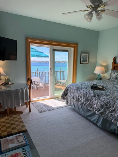 The Torch Lake Bed and Breakfast Hotel in Torch Lake