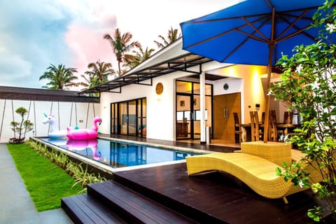 Property building, Pool view, Pool view, Swimming pool