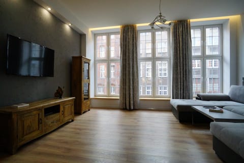 Photo of the whole room, Decorative detail, City view, Landmark view