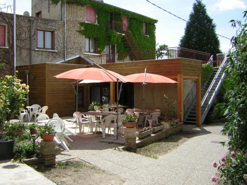 Patio, Facade/entrance, Day