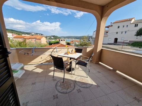 Balcony/Terrace, children, Family